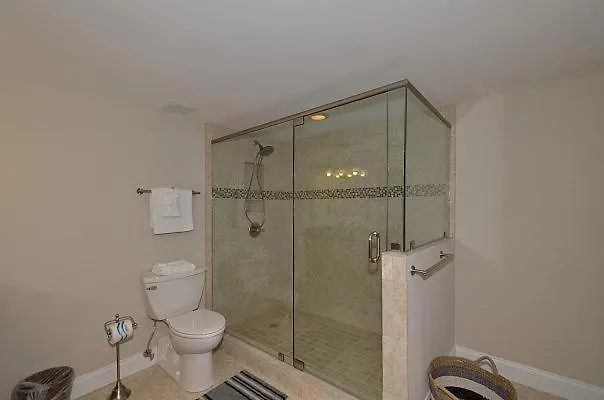 3064 - Shoreline Towers Free Beach Setup Included! Destin Holiday home
