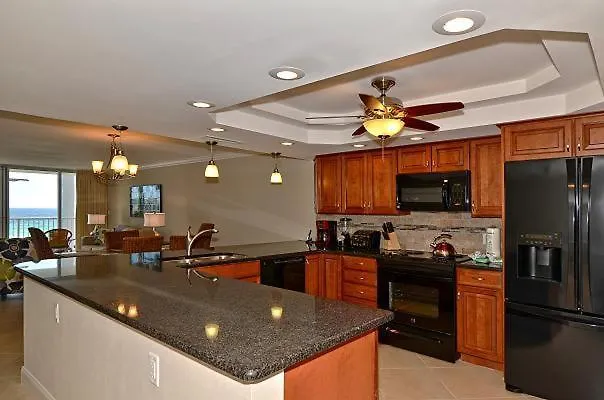 3064 - Shoreline Towers Free Beach Setup Included! Destin