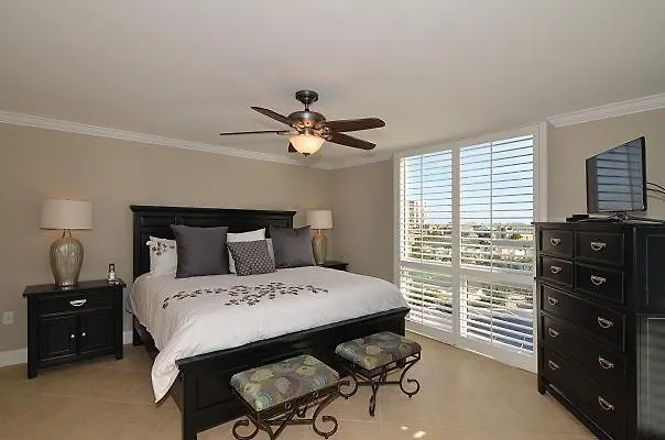 3064 - Shoreline Towers Free Beach Setup Included! Destin Holiday home