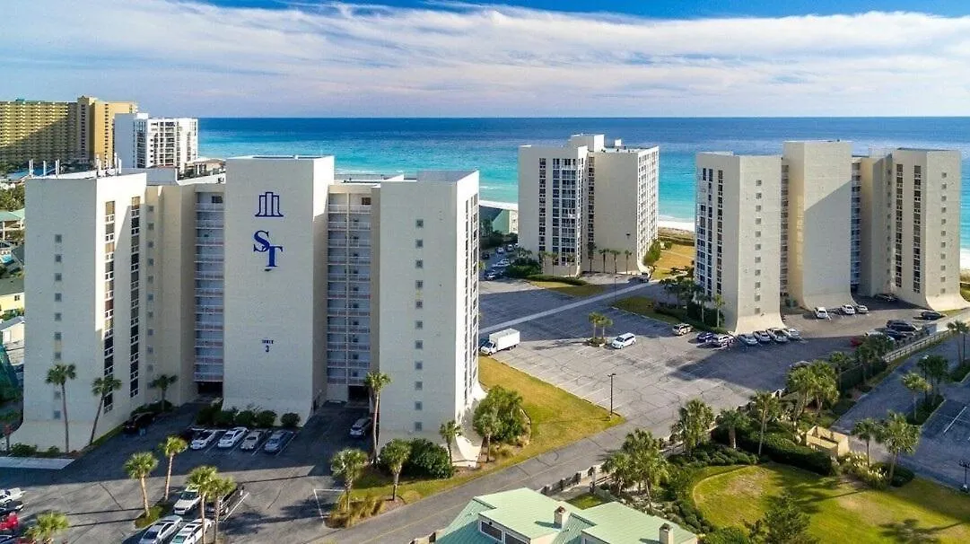 3064 - Shoreline Towers Free Beach Setup Included! Destin
