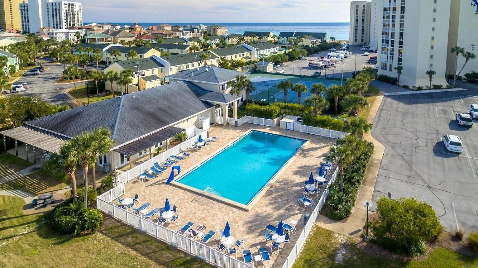 3064 - Shoreline Towers Free Beach Setup Included! Destin United States